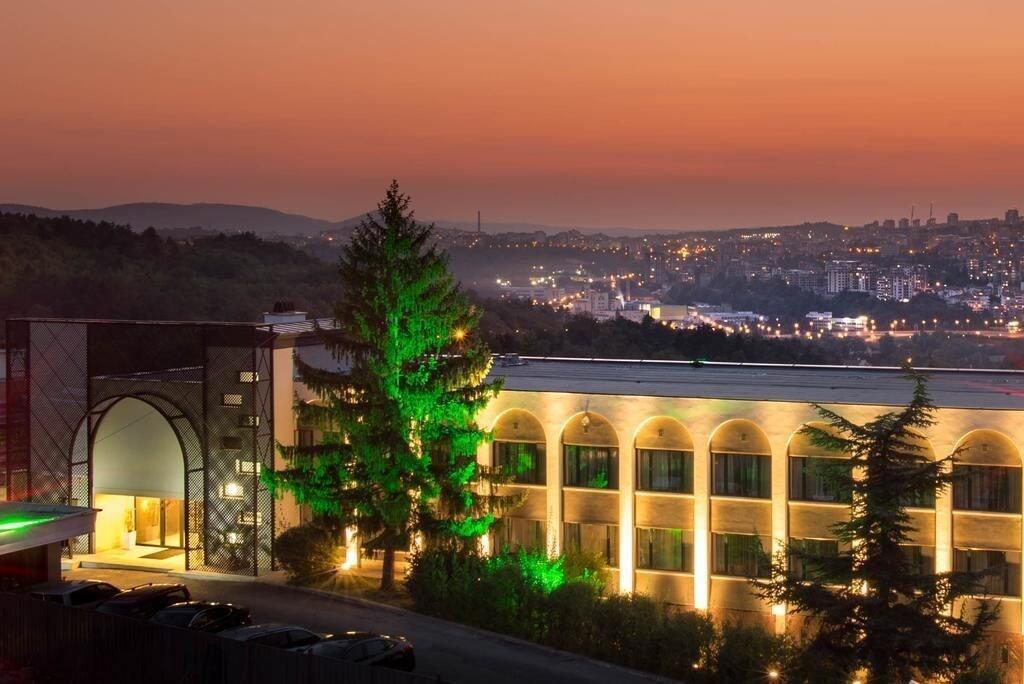 Park Hotel Raya Garden - Free Parking Veliko Tŭrnovo Eksteriør bilde