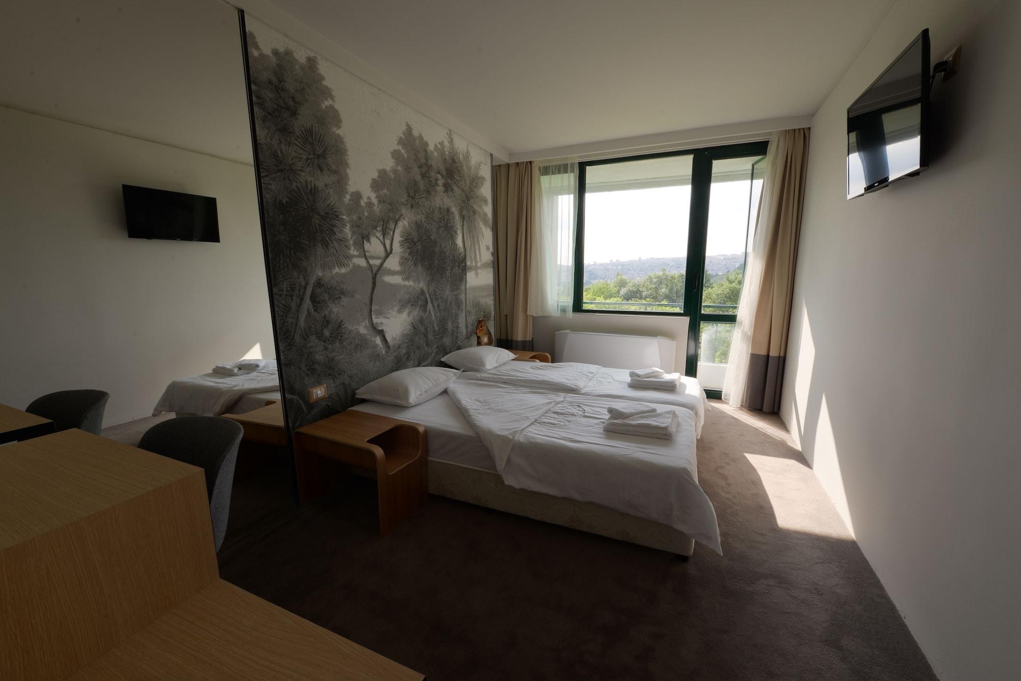 Park Hotel Raya Garden - Free Parking Veliko Tŭrnovo Eksteriør bilde