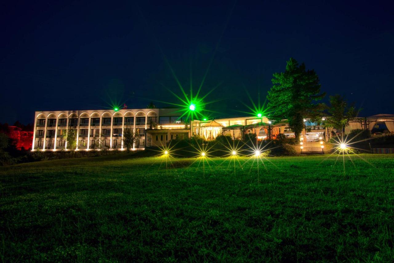 Park Hotel Raya Garden - Free Parking Veliko Tŭrnovo Eksteriør bilde
