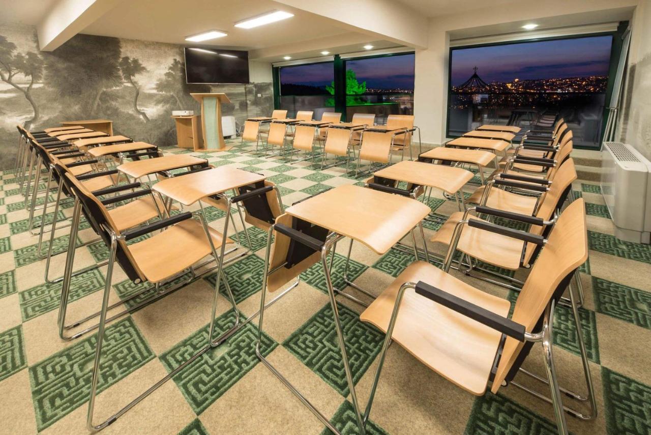 Park Hotel Raya Garden - Free Parking Veliko Tŭrnovo Eksteriør bilde