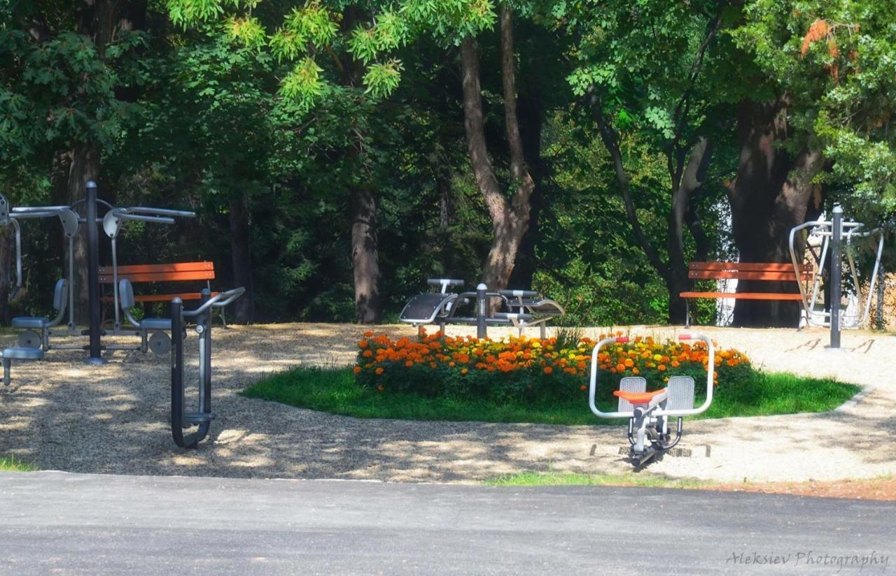 Park Hotel Raya Garden - Free Parking Veliko Tŭrnovo Eksteriør bilde